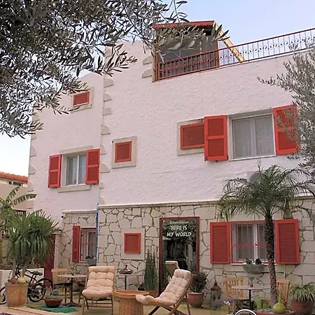 Bademici Ξενοδοχείο *